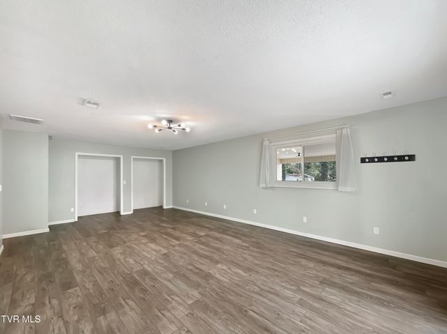 2315 Larkspur Drive, Johnson City, TN 37604