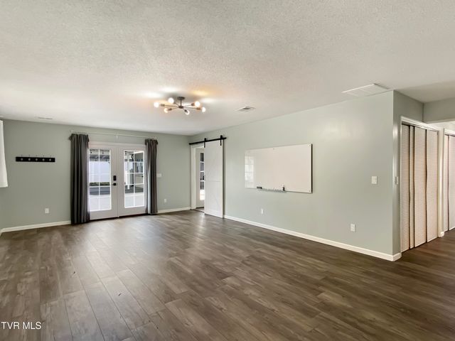 2315 Larkspur Drive, Johnson City, TN 37604