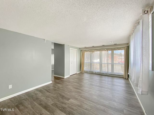 2315 Larkspur Drive, Johnson City, TN 37604