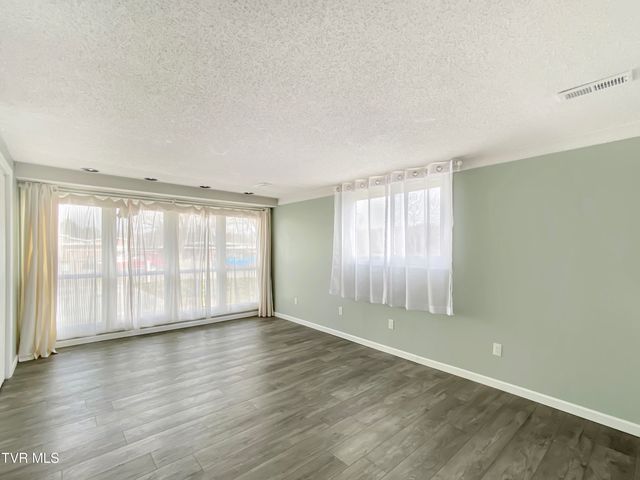 2315 Larkspur Drive, Johnson City, TN 37604