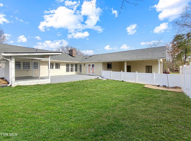 2315 Larkspur Drive, Johnson City, TN 37604