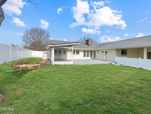 2315 Larkspur Drive, Johnson City, TN 37604