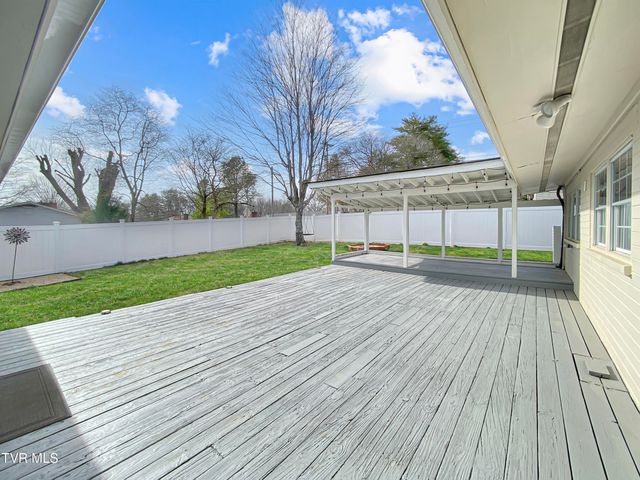 2315 Larkspur Drive, Johnson City, TN 37604