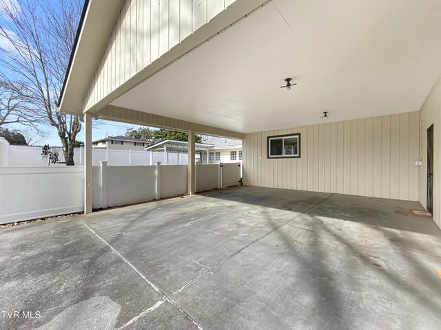 2315 Larkspur Drive, Johnson City, TN 37604