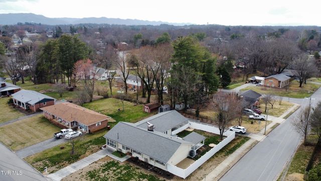 2315 Larkspur Drive, Johnson City, TN 37604