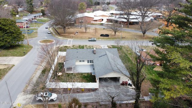 2315 Larkspur Drive, Johnson City, TN 37604