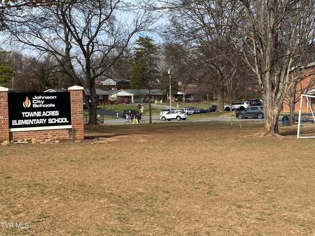 2315 Larkspur Drive, Johnson City, TN 37604