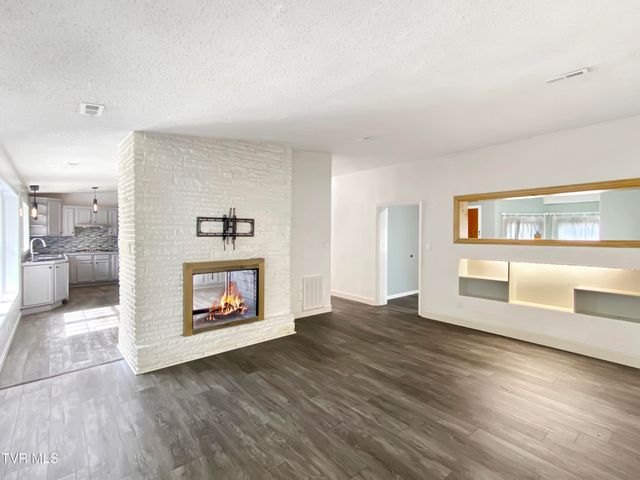 2315 Larkspur Drive, Johnson City, TN 37604