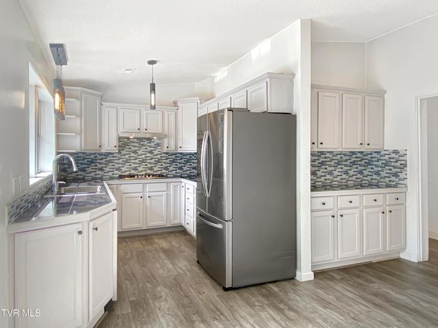 2315 Larkspur Drive, Johnson City, TN 37604