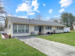 2315 Larkspur Drive, Johnson City, TN 37604