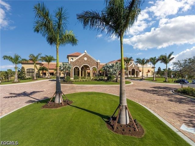 9584 Trevi CT 5214, Naples, FL 34113