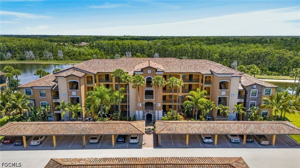 9584 Trevi CT 5214, Naples, FL 34113
