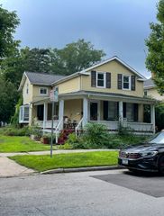 209 Center Street 2, Naperville, IL 60540