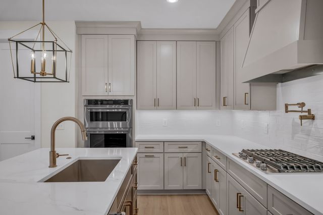 500 Eastboro Dr, Nashville, TN 37209