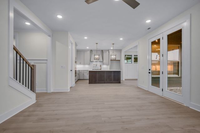 500 Eastboro Dr, Nashville, TN 37209