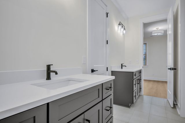 500 Eastboro Dr, Nashville, TN 37209