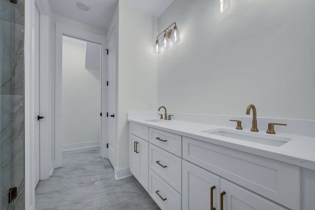 500 Eastboro Dr, Nashville, TN 37209