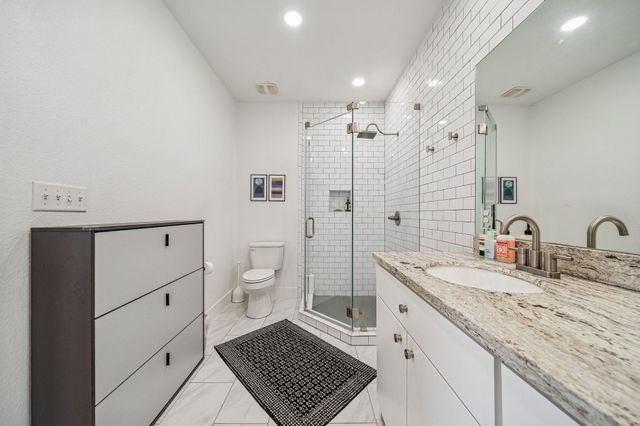 1915 Everett Street, Houston, TX 77009