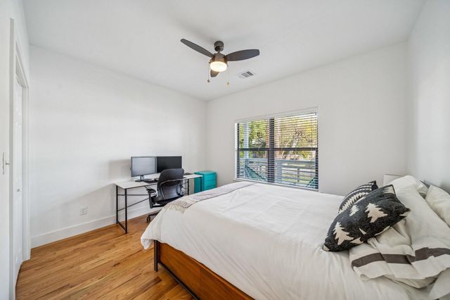 1915 Everett Street, Houston, TX 77009