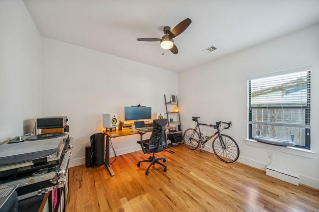 1915 Everett Street, Houston, TX 77009