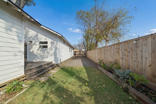 1915 Everett Street, Houston, TX 77009