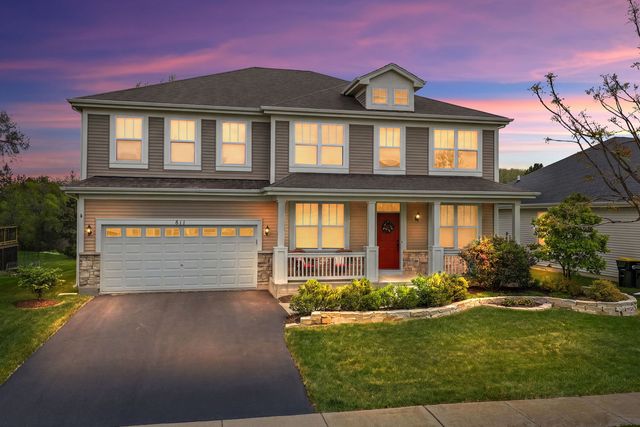 811 Singing Hills Drive, Volo, IL 60073