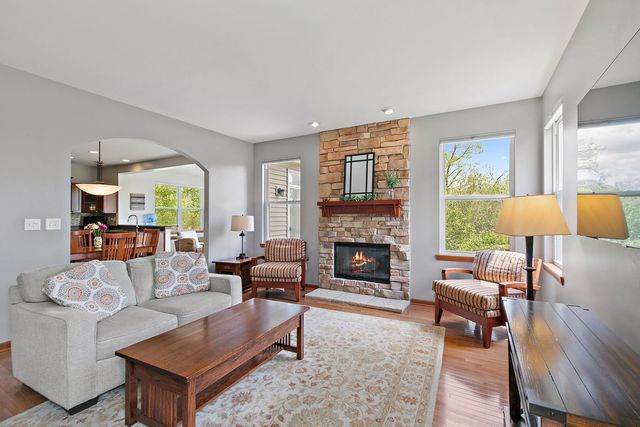 811 Singing Hills Drive, Volo, IL 60073