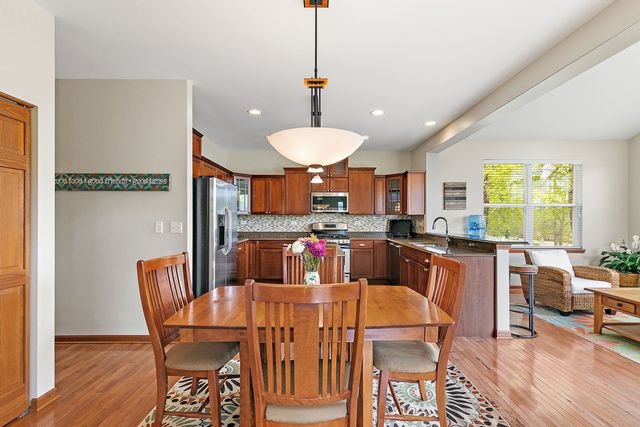 811 Singing Hills Drive, Volo, IL 60073
