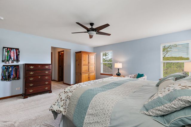 811 Singing Hills Drive, Volo, IL 60073