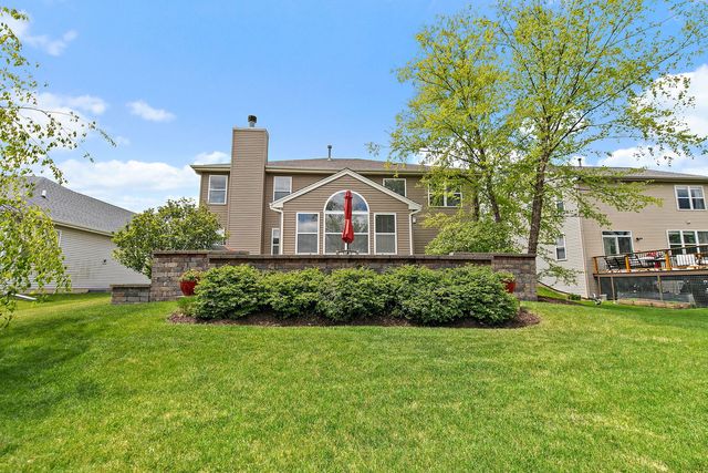 811 Singing Hills Drive, Volo, IL 60073