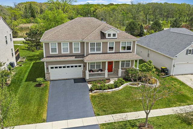 811 Singing Hills Drive, Volo, IL 60073