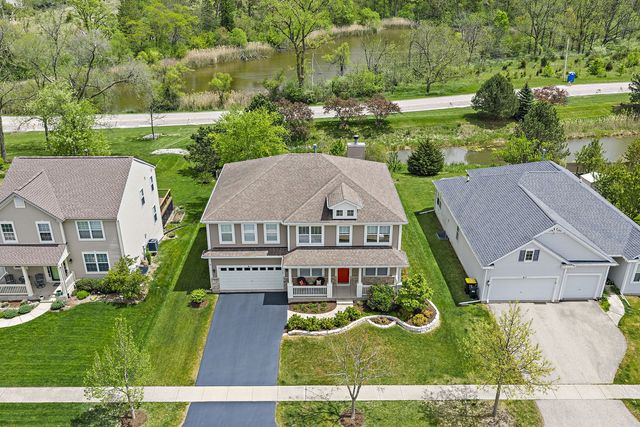 811 Singing Hills Drive, Volo, IL 60073