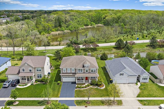 811 Singing Hills Drive, Volo, IL 60073