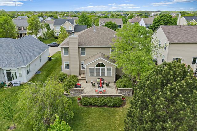 811 Singing Hills Drive, Volo, IL 60073