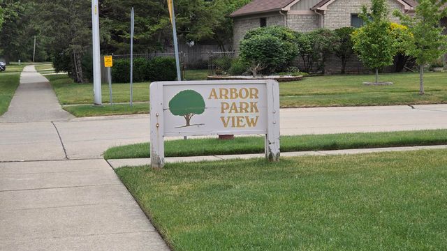 34565 Ann Arbor Trail, Livonia City, MI 48150