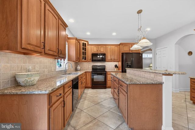 5140 JENNIFER CIR, Mechanicsburg, PA 17050
