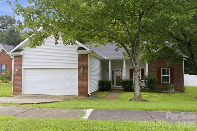 7632 Free Bird Avenue, Charlotte, NC 28216
