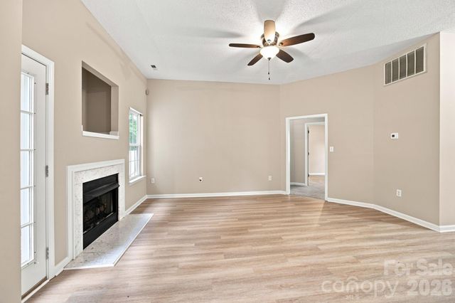 7632 Free Bird Avenue, Charlotte, NC 28216