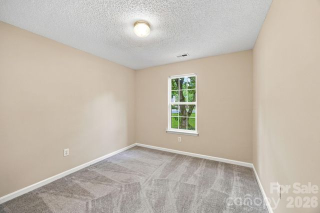 7632 Free Bird Avenue, Charlotte, NC 28216