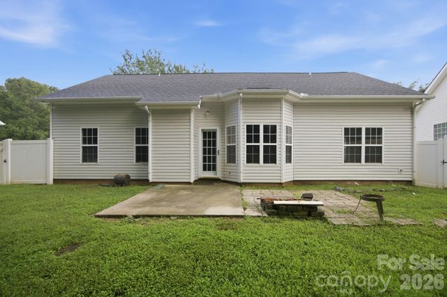 7632 Free Bird Avenue, Charlotte, NC 28216