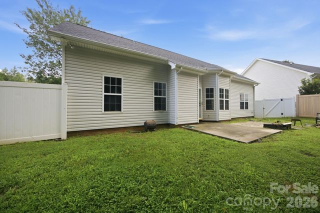 7632 Free Bird Avenue, Charlotte, NC 28216