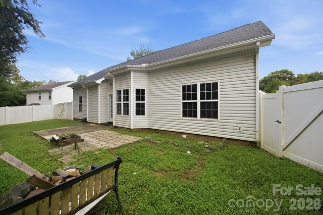 7632 Free Bird Avenue, Charlotte, NC 28216