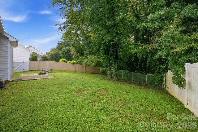 7632 Free Bird Avenue, Charlotte, NC 28216