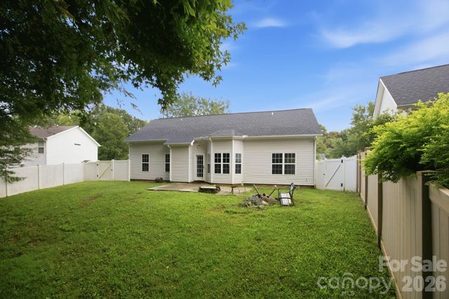 7632 Free Bird Avenue, Charlotte, NC 28216