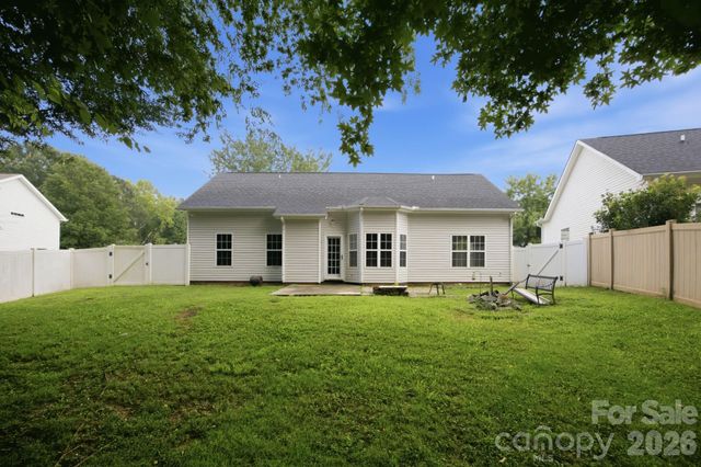 7632 Free Bird Avenue, Charlotte, NC 28216
