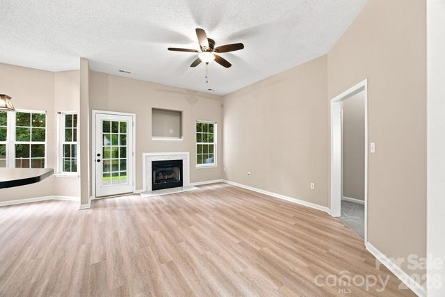 7632 Free Bird Avenue, Charlotte, NC 28216