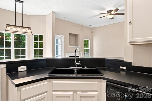 7632 Free Bird Avenue, Charlotte, NC 28216