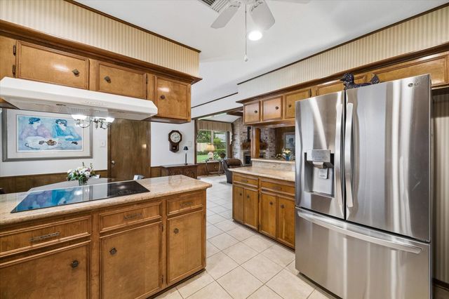 1926 Twin Springs, Kingwood, TX 77339