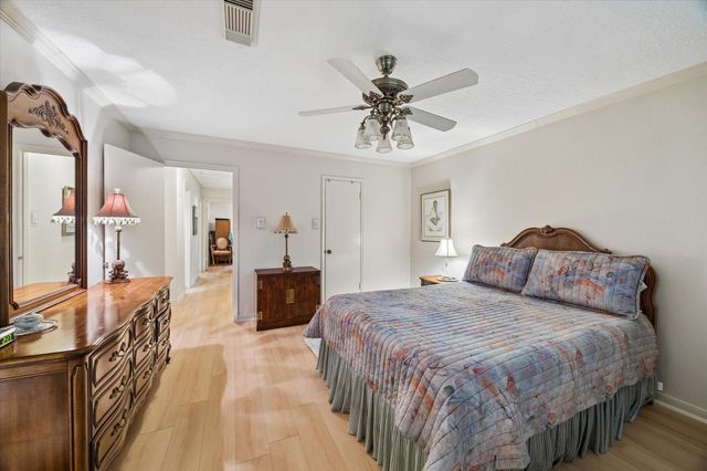 1926 Twin Springs, Kingwood, TX 77339