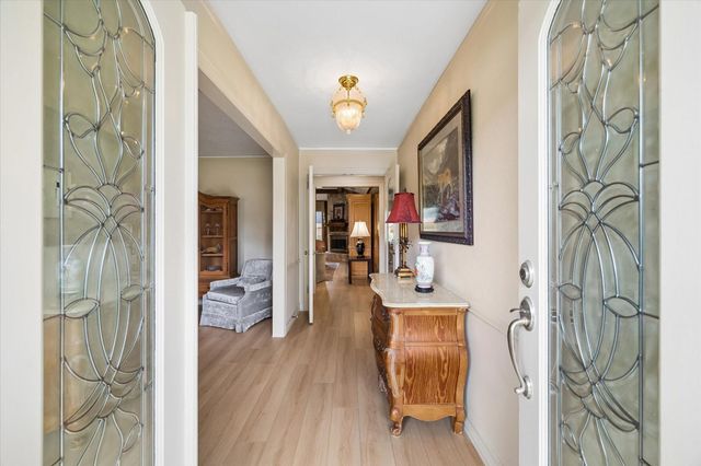 1926 Twin Springs, Kingwood, TX 77339